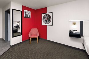 SYLO Hotel Denver Airport, a Ramada by Wyndham