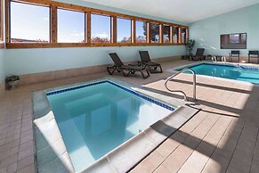 SYLO Hotel Denver Airport, a Ramada by Wyndham