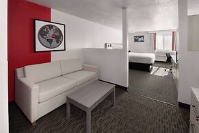 SYLO Hotel Denver Airport, a Ramada by Wyndham
