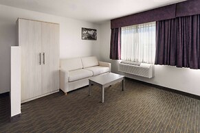 SYLO Hotel Denver Airport, a Ramada by Wyndham