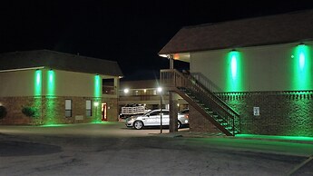 Quality Inn & Suites Near White Sands National Park