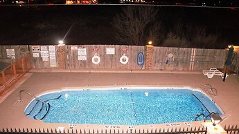 Quality Inn & Suites Near White Sands National Park