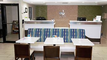 Quality Inn & Suites Near White Sands National Park