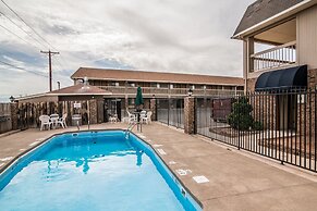 Quality Inn & Suites Near White Sands National Park