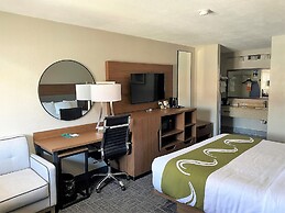 Quality Inn & Suites Near White Sands National Park