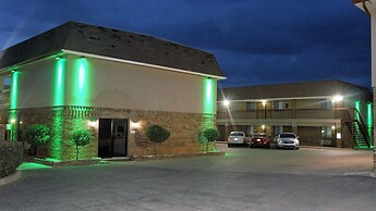 Quality Inn & Suites Near White Sands National Park