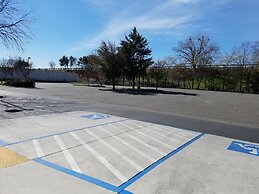 Days Inn by Wyndham Woodland
