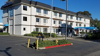 Days Inn by Wyndham Woodland