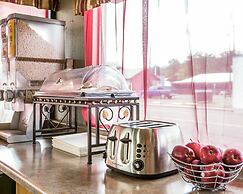 Econo Lodge Inn Suites Yreka