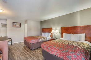 Econo Lodge Inn Suites Yreka