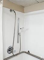 Quality Inn & Suites Moline - Quad Cities