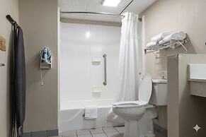 Quality Inn & Suites Moline - Quad Cities