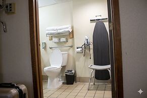 Quality Inn & Suites Moline - Quad Cities