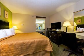 Quality Inn & Suites Moline - Quad Cities
