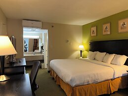 Quality Inn & Suites Moline - Quad Cities