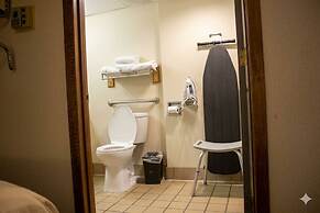 Quality Inn & Suites Moline - Quad Cities