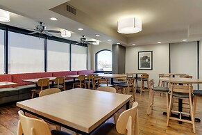Drury Inn & Suites Marion