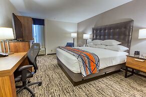 Drury Inn & Suites St. Louis Collinsville