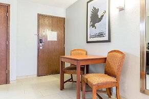 Comfort Inn Alton near I-255