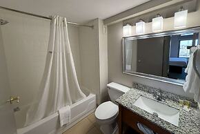 Days Inn & Suites by Wyndham Cedar Rapids