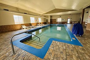 Days Inn & Suites by Wyndham Cedar Rapids