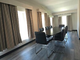 Days Inn & Suites by Wyndham Port Huron