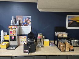 Days Inn & Suites by Wyndham Port Huron