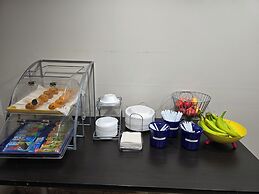 Days Inn & Suites by Wyndham Port Huron