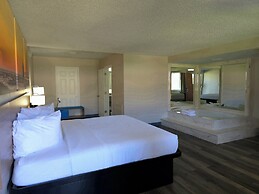 Days Inn & Suites by Wyndham Port Huron