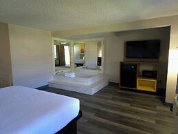 Days Inn & Suites by Wyndham Port Huron