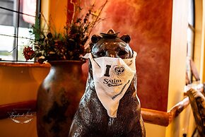 Gateway Inn And Suites