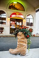 Gateway Inn And Suites