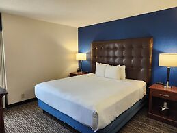 Heritage Inn & Suites St. Louis/Fenton, Trademark by Wyndham