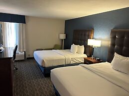 Heritage Inn & Suites St. Louis/Fenton, Trademark by Wyndham
