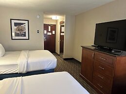 Heritage Inn & Suites St. Louis/Fenton, Trademark by Wyndham