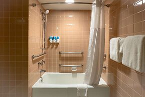 Heritage Inn & Suites St. Louis/Fenton, Trademark by Wyndham