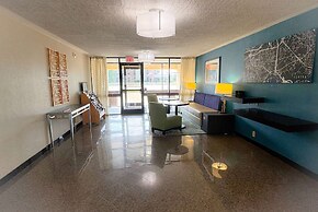 Heritage Inn & Suites St. Louis/Fenton, Trademark by Wyndham