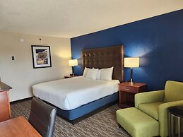Heritage Inn & Suites St. Louis/Fenton, Trademark by Wyndham