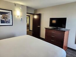 Heritage Inn & Suites St. Louis/Fenton, Trademark by Wyndham