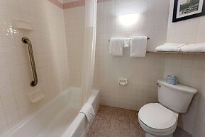 Heritage Inn & Suites St. Louis/Fenton, Trademark by Wyndham