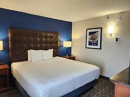 Heritage Inn & Suites St. Louis/Fenton, Trademark by Wyndham