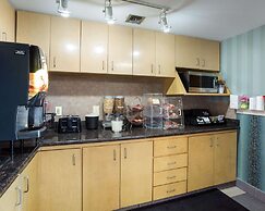 Rodeway Inn & Suites