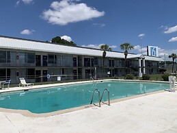 Motel 6 Tifton, GA