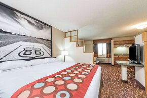 Super 8 by Wyndham Clovis