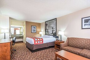 Super 8 by Wyndham Clovis