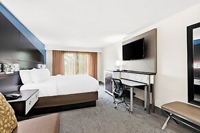 Holiday Inn Express Atlanta Galleria - Ballpark Area by IHG