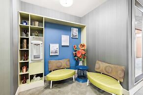 Holiday Inn Express Atlanta Galleria - Ballpark Area by IHG