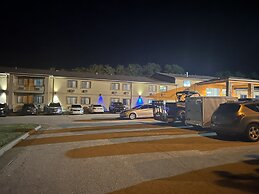 Days Inn by Wyndham Boonville