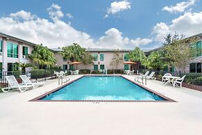 Ramada by Wyndham Luling