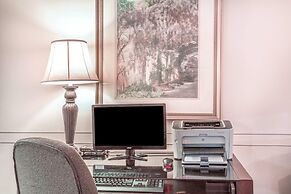 Ramada by Wyndham Luling